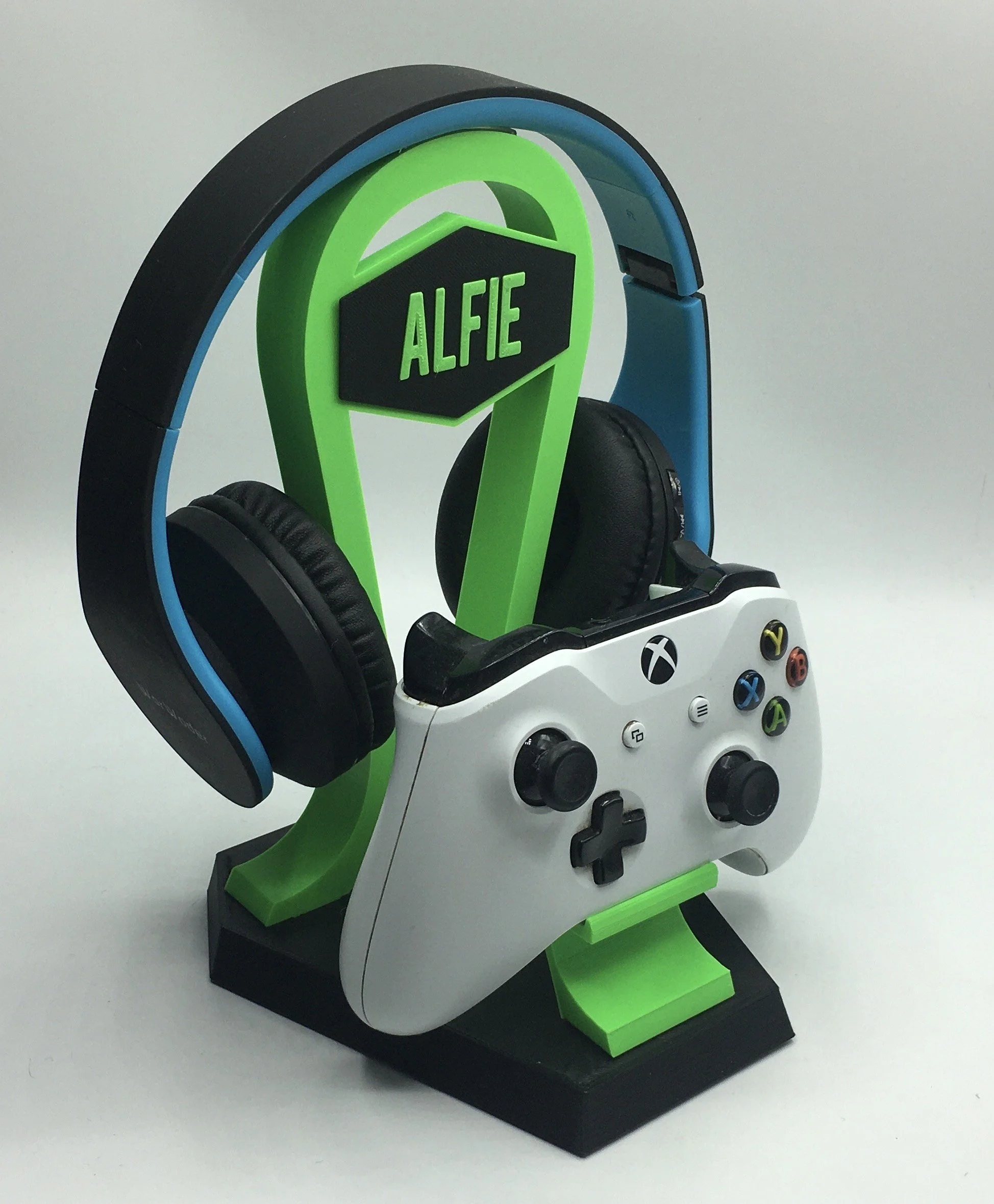 Personalised Gaming Stand for Headset and Controller Playstation or Xbox Brighton3D